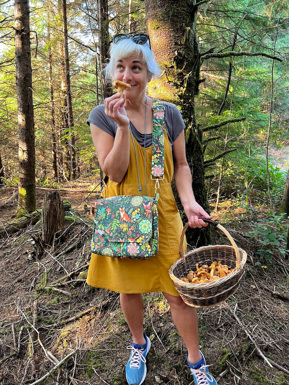 Fox print crossbody bag, fox print purse, cottagecore woodland critter messenger bag.