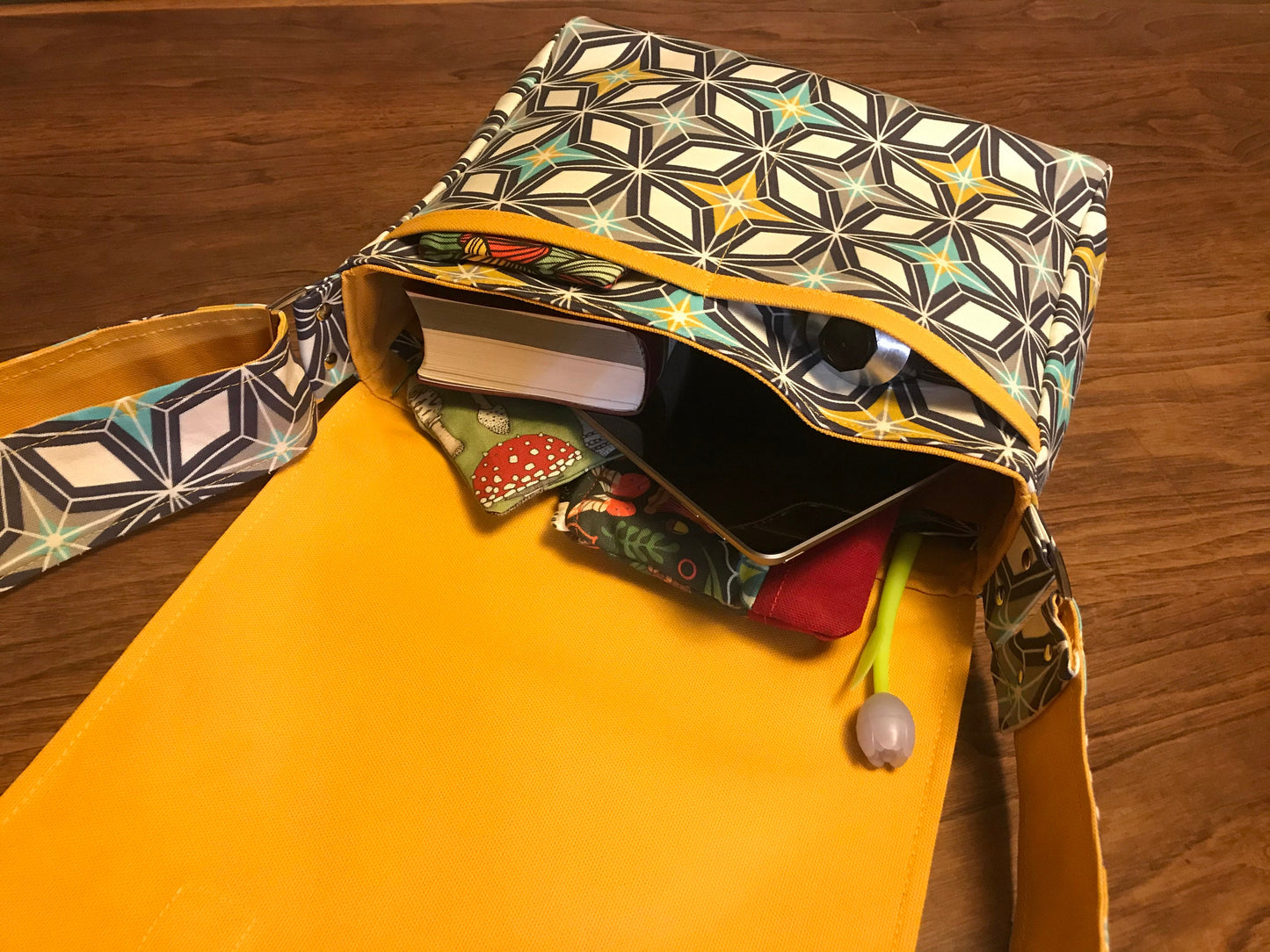 Retro style purse, Geometric print crossbody, midcentury style messenger, geometric style bag, Gift for midcentury fan.