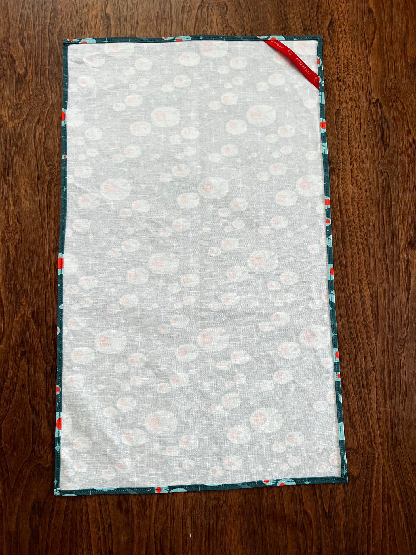 Flying Olives Midcentury Modern Cocktail Tea towel, 26" x16", retro kitchen towel, Hostess gift, gift for bartender, fun linen bar towel.