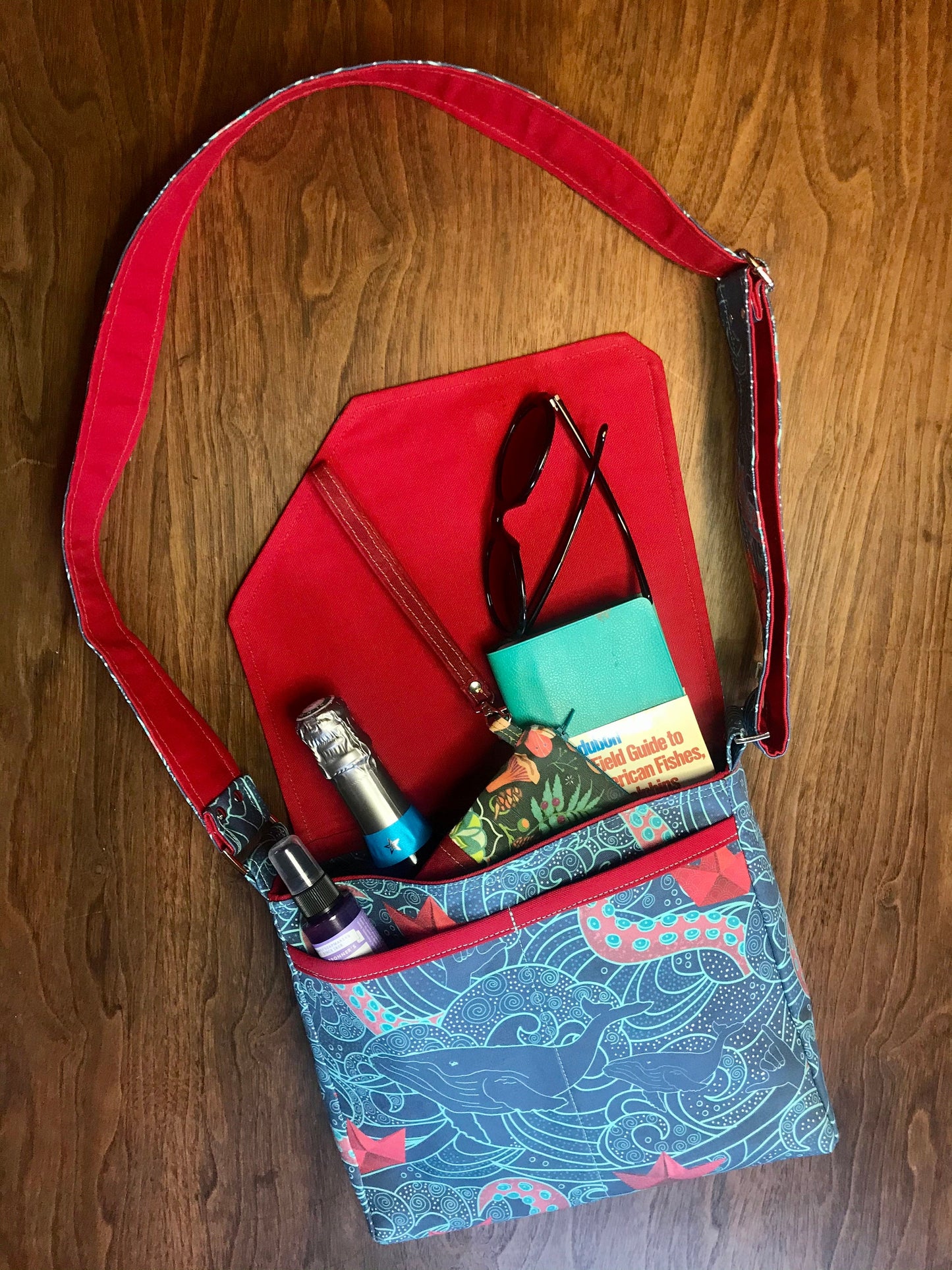 Wave & Whale Purse, Sea creatures of the deep crossbody bag, Angry ocean bag, Whale linen purse, adjustable strap and magnetic closure.