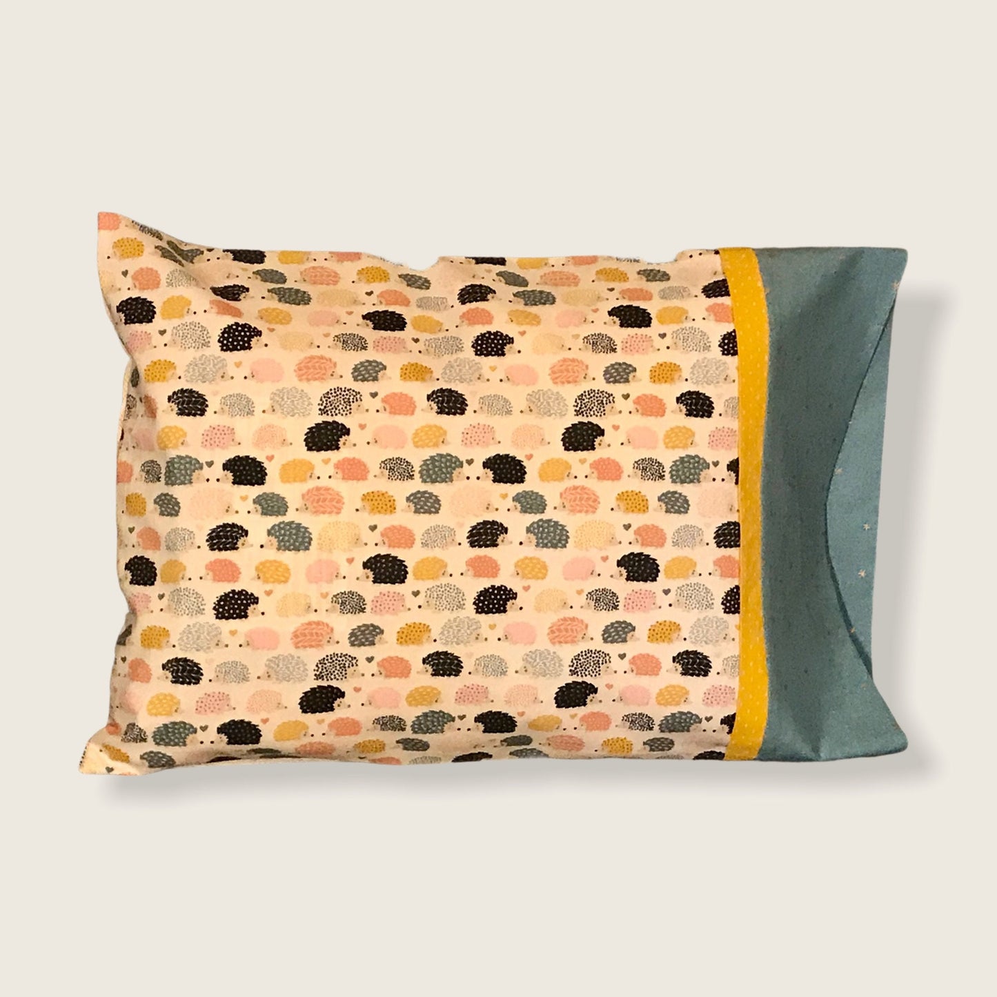 Washable hedgehog pillow case featuring a sweet hedgehog and heart pattern! These little guys are adorable!!