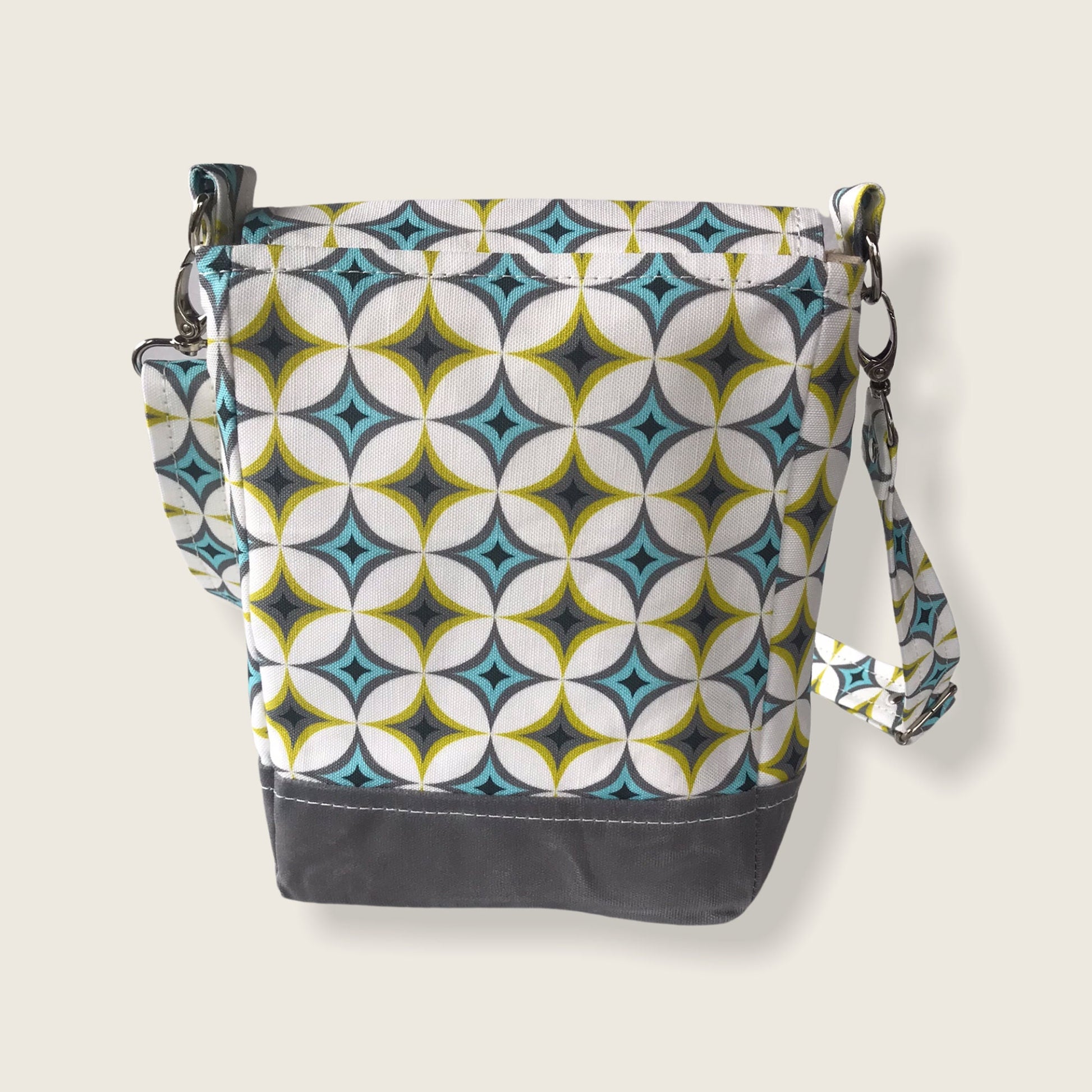 Geometric Print Crossbody Bag With Purse